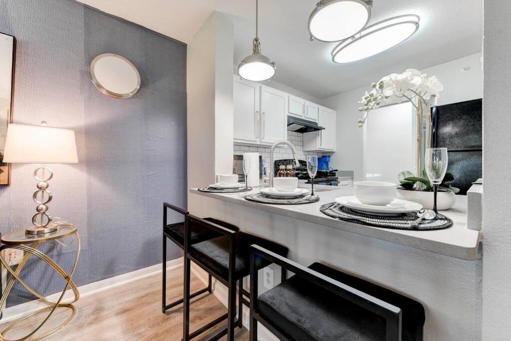 Apartamento 6 Min To Dt~Pool~Free Parking~2King Bed & 2Bath Austin Exterior foto