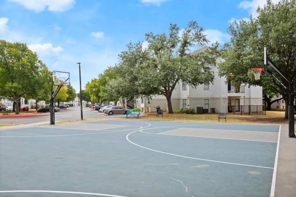 Apartamento 6 Min To Dt~Pool~Free Parking~2King Bed & 2Bath Austin Exterior foto